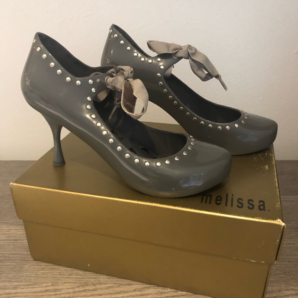 Melissa Dog Gray Ribbon Tie Stud Heel Size 9